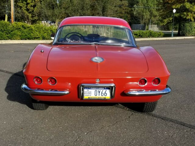 Chevrolet Corvette 1961 image number 2