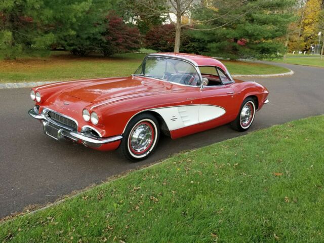 Chevrolet Corvette 1961 image number 22