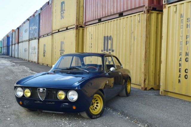 Alfa Romeo GTV 1971 image number 24