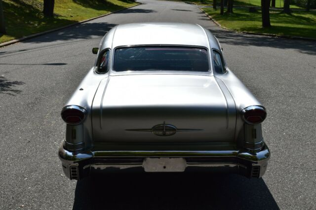 Oldsmobile Eighty-Eight 1957 image number 31