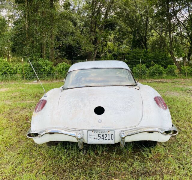 Chevrolet Corvette 1958 image number 18