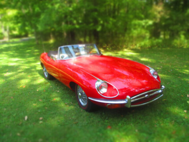 Jaguar E-Type 1969 image number 28