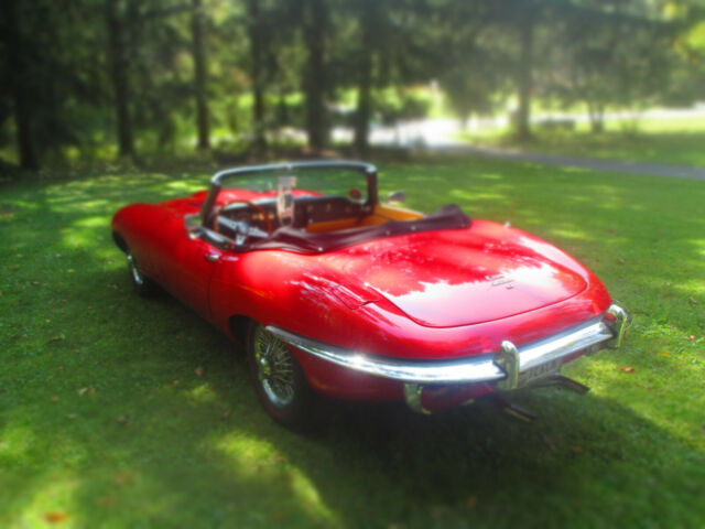 Jaguar E-Type 1969 image number 31