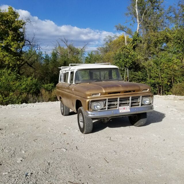 Chevrolet Suburban 1962 image number 17