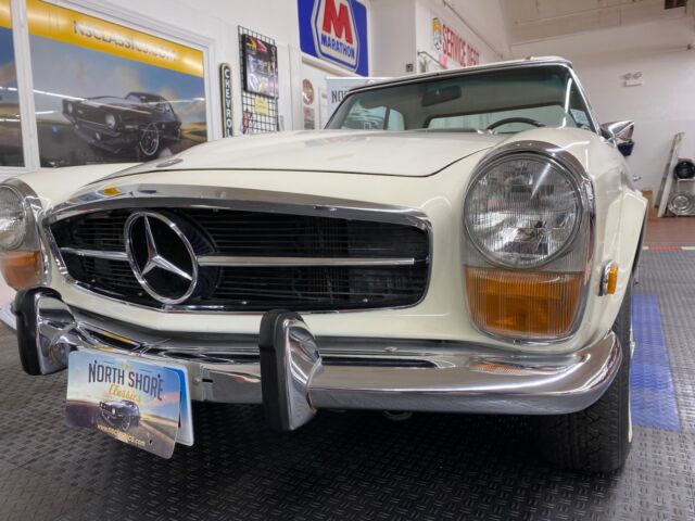 Mercedes-Benz SL-Class 1971 image number 12