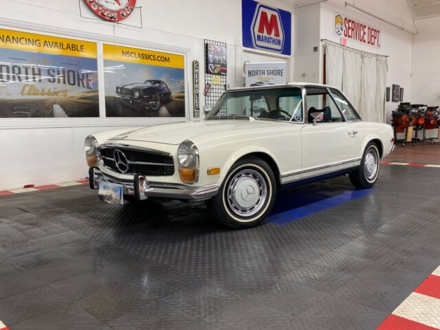 Mercedes-Benz SL-Class 1971 image number 25