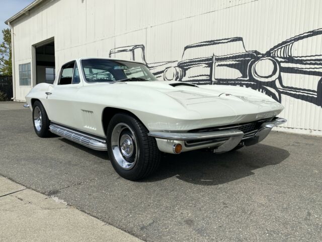 Chevrolet Corvette 1967 image number 14