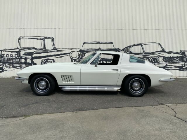 Chevrolet Corvette 1967 image number 2