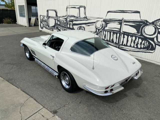 Chevrolet Corvette 1967 image number 29