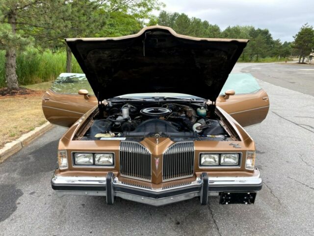 Pontiac Grand Prix SJ 1976 image number 9