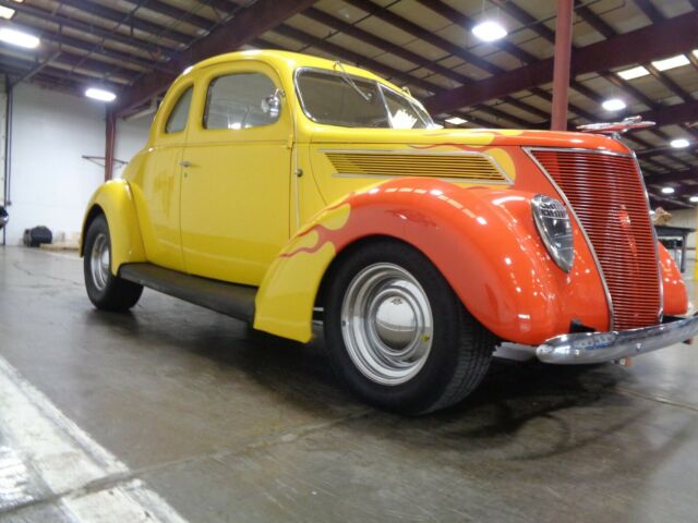 Ford Coupe 1937 image number 13