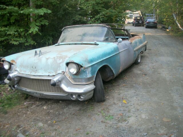 Cadillac DeVille 1957 image number 2