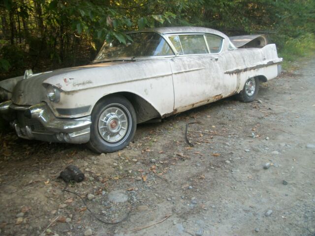 Cadillac DeVille 1957 image number 4