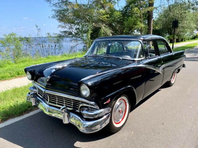 Ford Fairlane 1956 image number 1