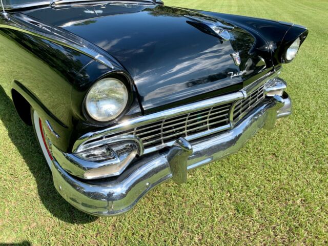 Ford Fairlane 1956 image number 10