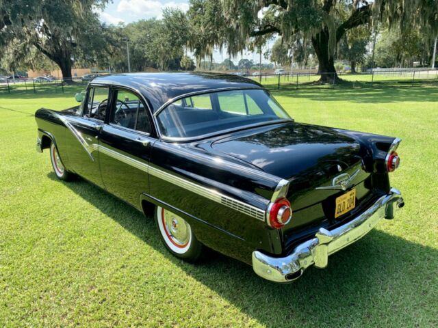 Ford Fairlane 1956 image number 33