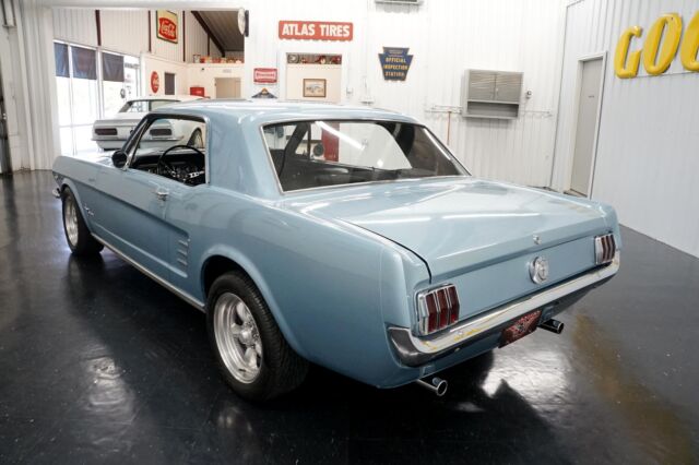 Ford Mustang 1966 image number 15