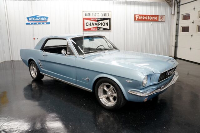 Ford Mustang 1966 image number 19