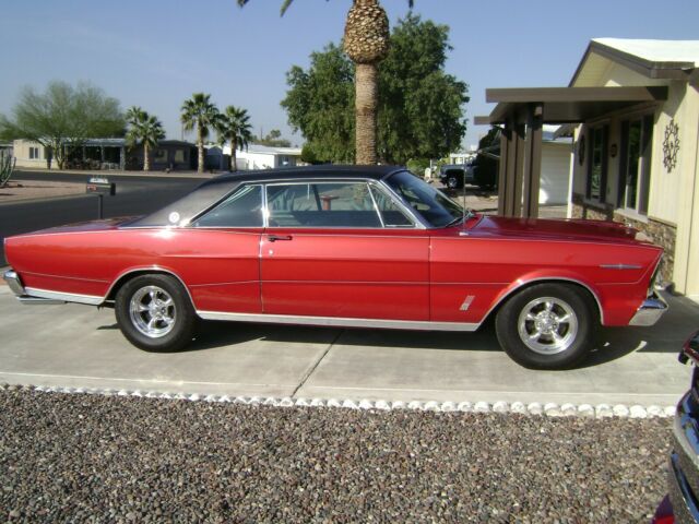 Ford Galaxie 1966 image number 0