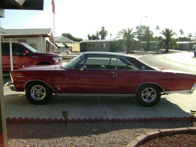 Ford Galaxie 1966 image number 11