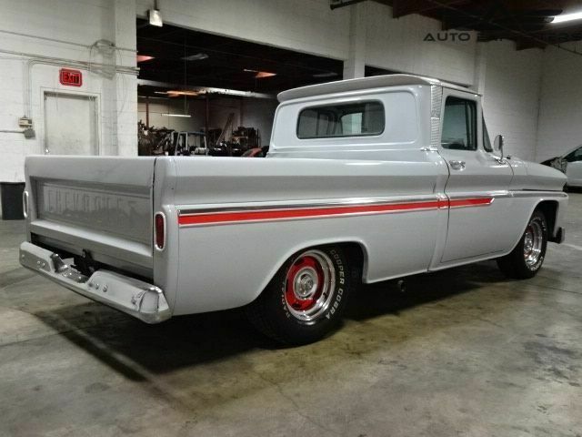 Chevrolet C-10 1961 image number 2