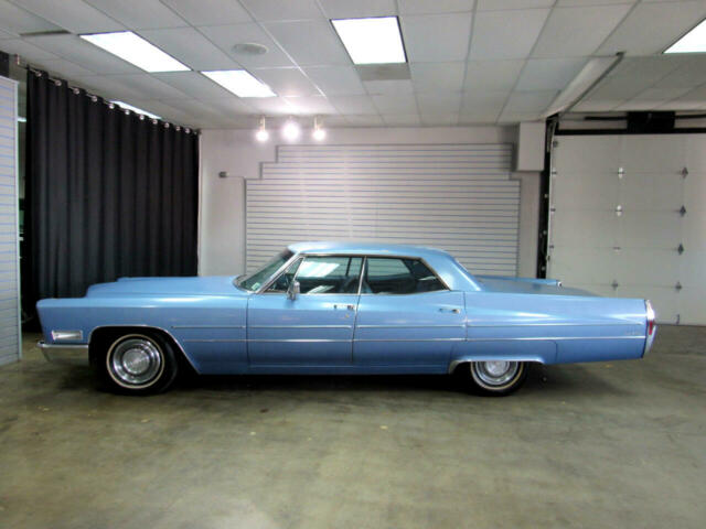 Cadillac Sedan 1968 image number 15