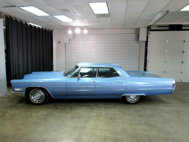 Cadillac Sedan 1968 image number 16