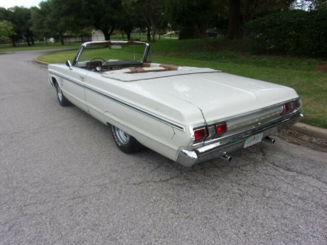 Plymouth Fury 1965 image number 2