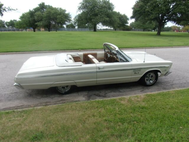 Plymouth Fury 1965 image number 29