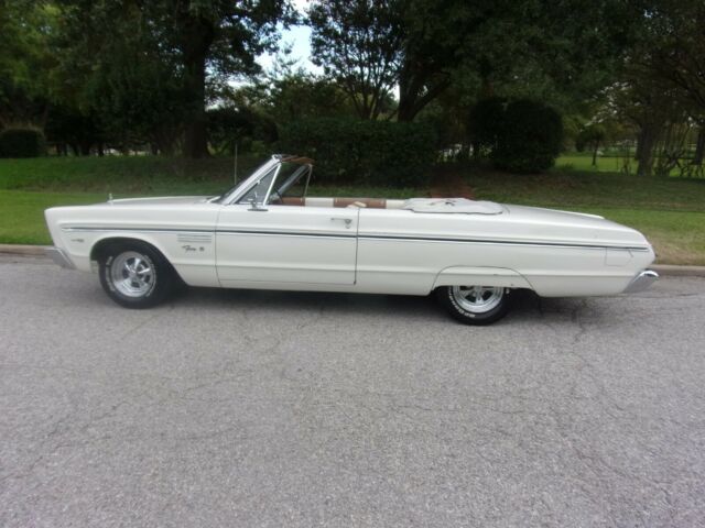 Plymouth Fury 1965 image number 6