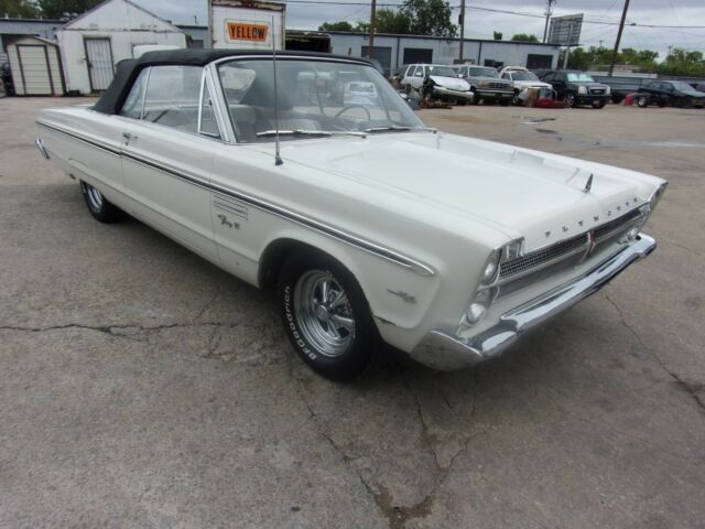 Plymouth Fury 1965 image number 8