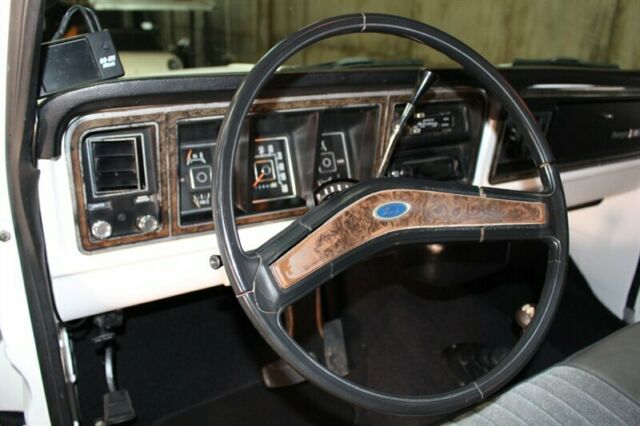 Ford F-250 1974 image number 44