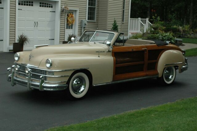 Chrysler Town & Country 1948 image number 3