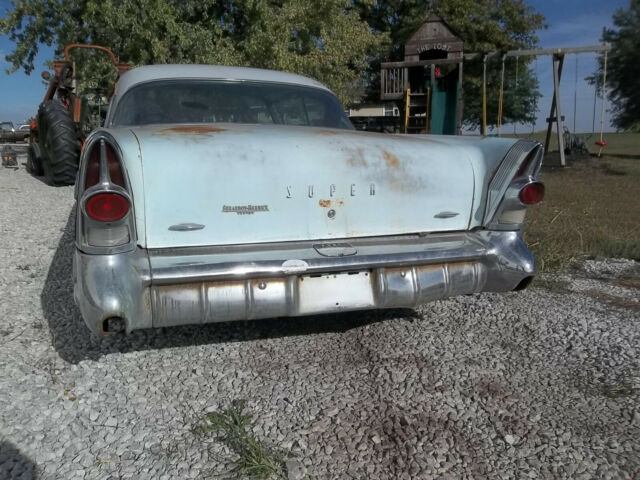 Buick Riviera 1957 image number 29