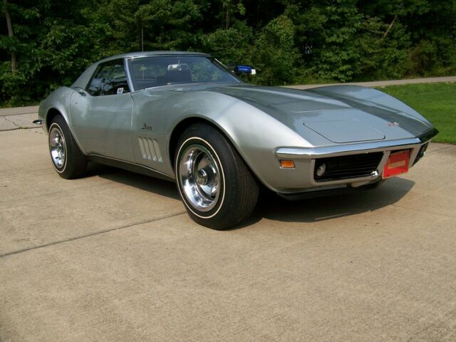 Chevrolet Corvette 1969 image number 0