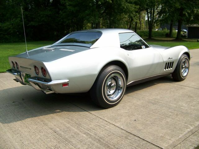 Chevrolet Corvette 1969 image number 2