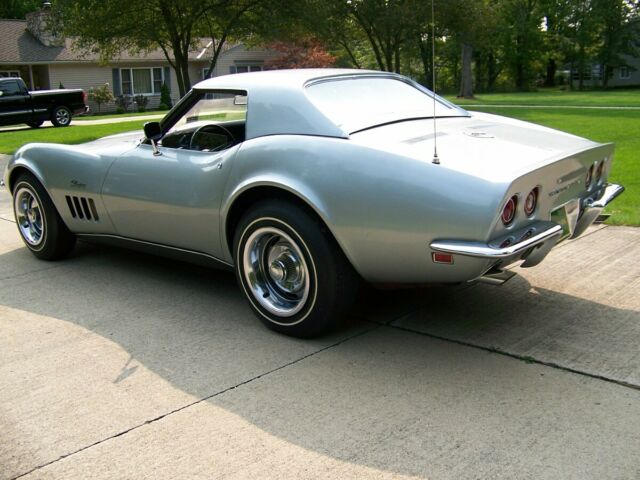 Chevrolet Corvette 1969 image number 28