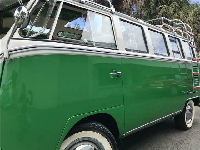 Volkswagen Bus/Vanagon 1974 image number 3