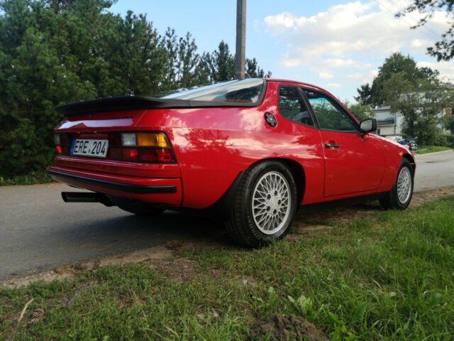 Porsche 924 1979 image number 6