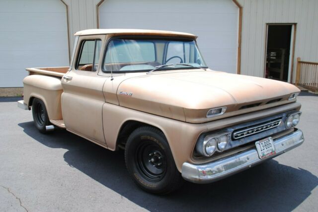 Chevrolet C10 Pickup 1961 image number 23