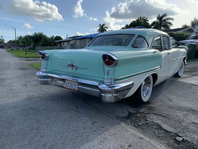 Oldsmobile 88 1957 image number 1