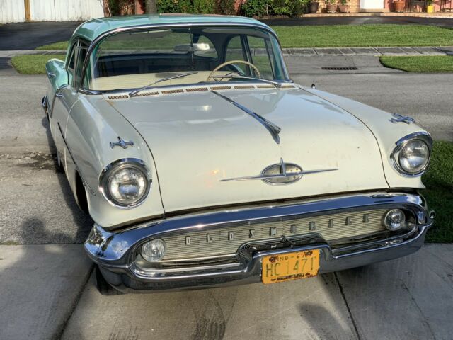 Oldsmobile 88 1957 image number 12