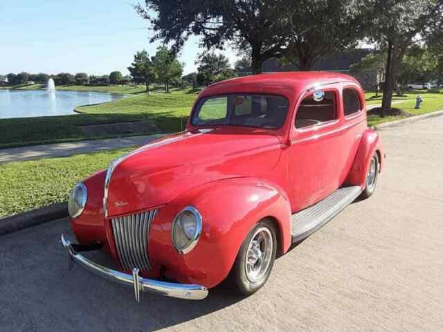 Ford Deluxe 1939 image number 0