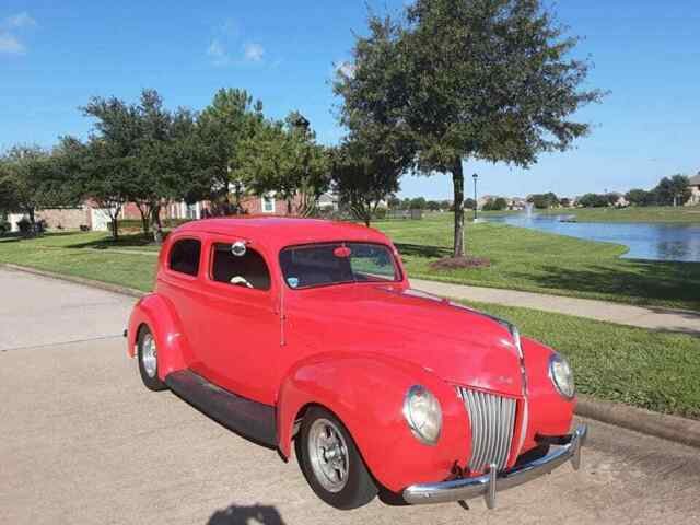 Ford Deluxe 1939 image number 1