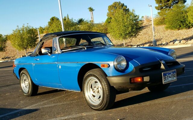 MG MGB 1977 image number 20