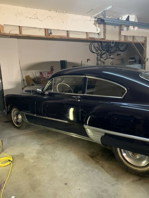 Cadillac Series 61 Fast Back / Club Coupe 1949 image number 3