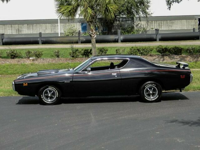 Dodge Charger 1971 image number 7