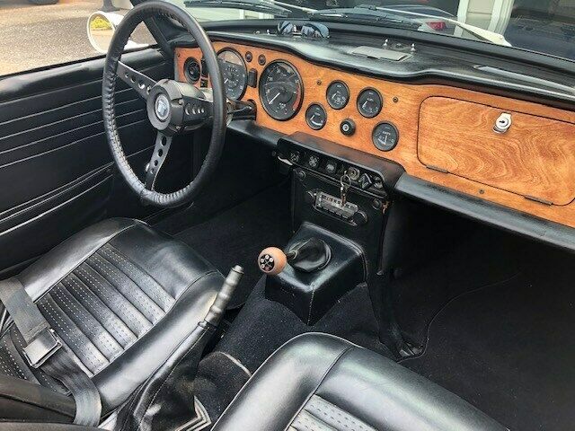 Triumph TR-6 1969 image number 32