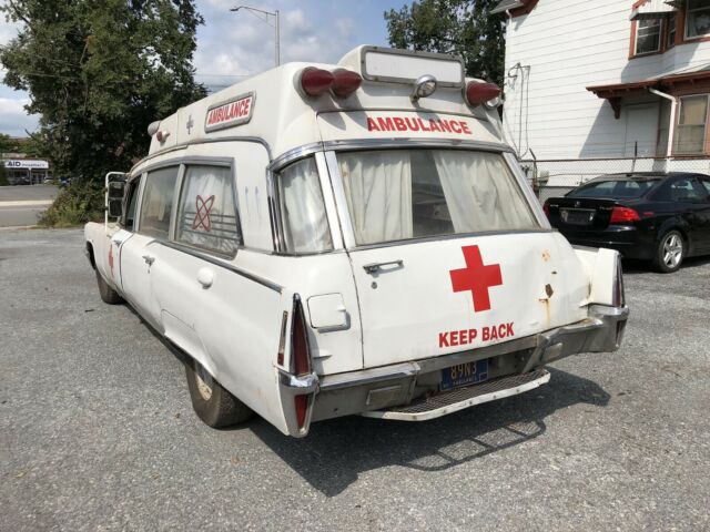 Cadillac High Top Ambulance 1970 image number 14