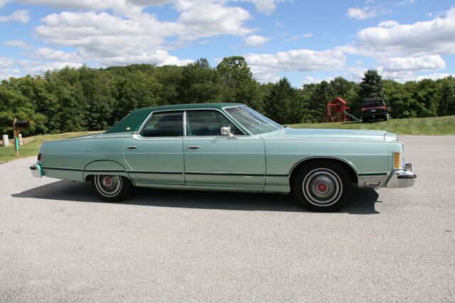 Mercury Grand Marquis 1977 image number 0